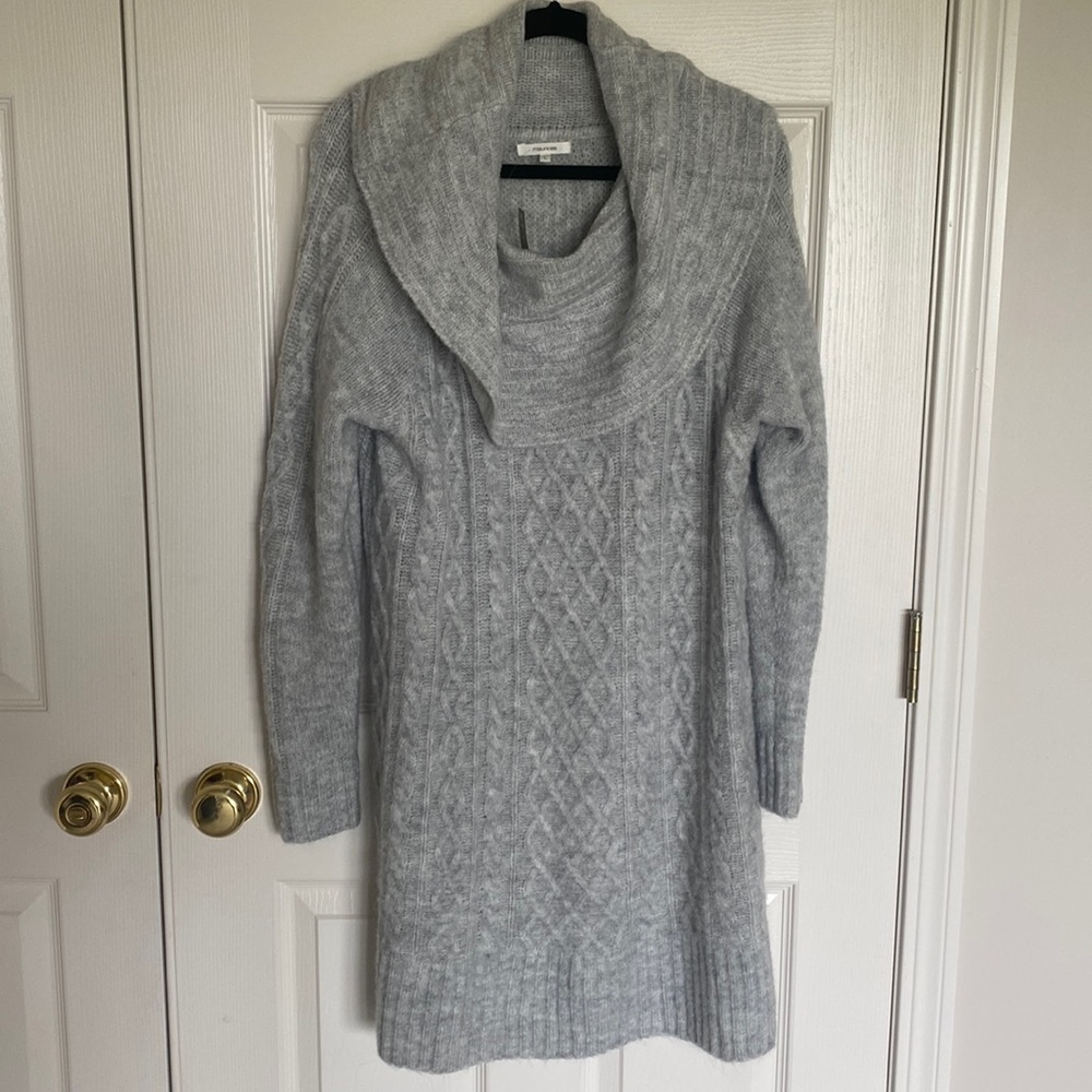 Womens Large NWT Maurices light gray tunic sweater.